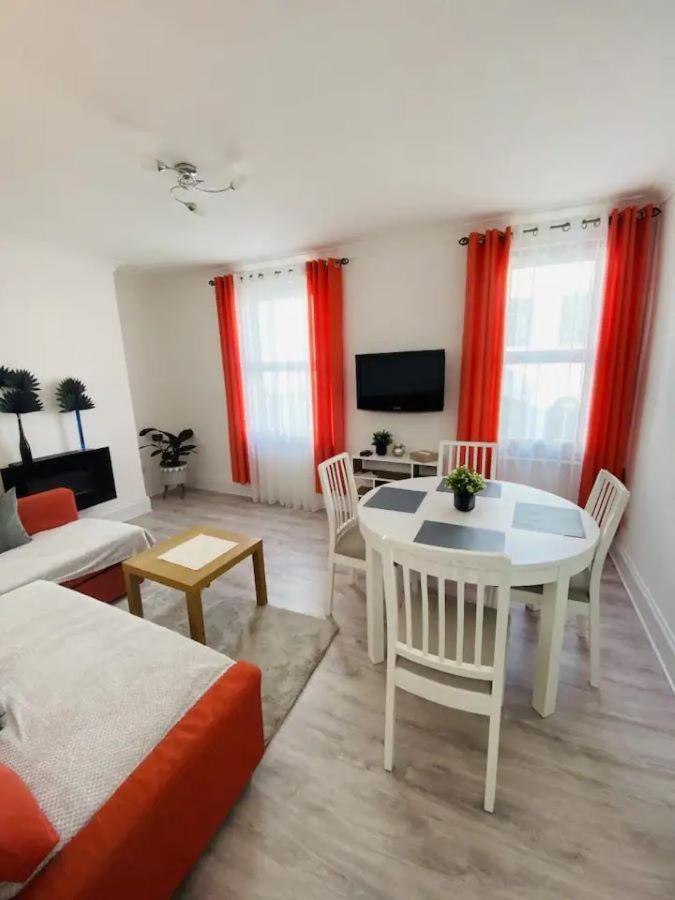 Castle View 2 Bedroom Apartment In Town Centre 헤이스팅스 외부 사진